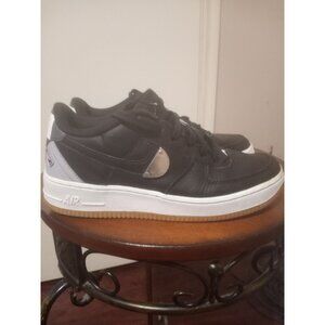 NIKE AIR FORCE 1 LV8 1 HO20 (GS) "NBA" BLACK BOYS SZ 6Y [CT3842-001]